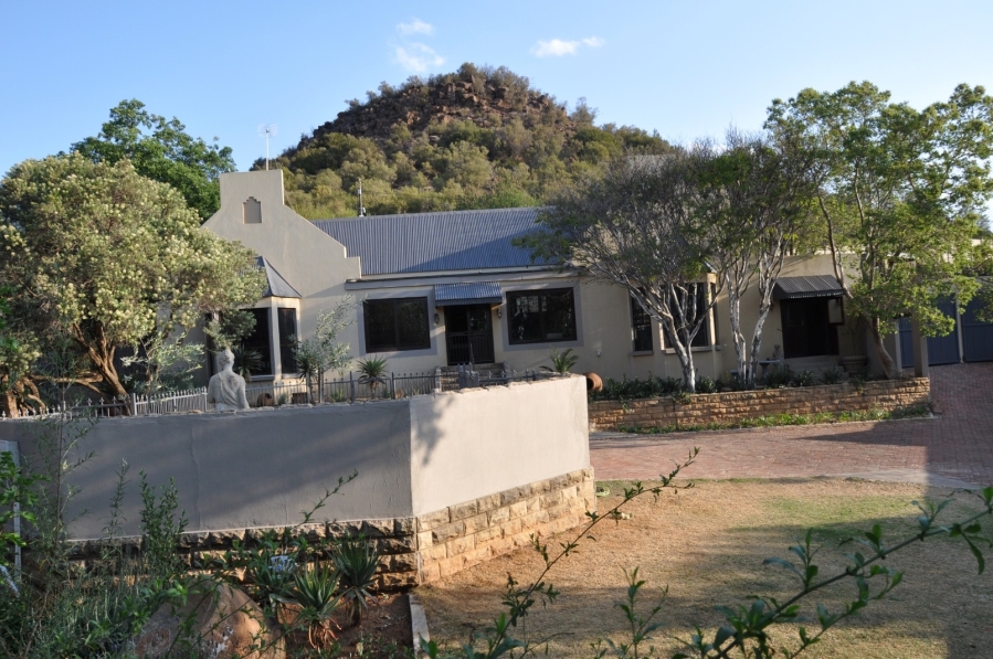 4 Bedroom Property for Sale in Langenhovenpark Free State